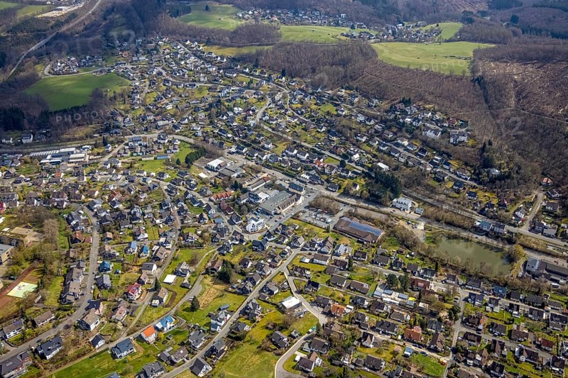 Town view Büschergrund, Freudenberg, Sauerland, North Rhine-Westphalia, Germany, DE, Europe, city centre, aerial view, aerial photograph, aerial photography, aerial photography, Olper Straße, town view, townscape, city area, city centre, overview, bird's eye view, birds-eyes view, overview
