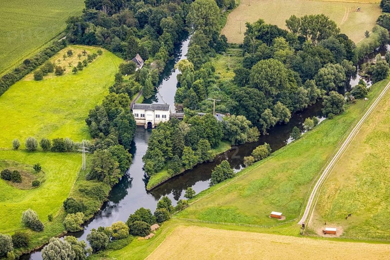 Aerial view, Obergraben with run-of-river power station Wickede and river Ruhr in the district Warmen, Fröndenberg/Ruhr, Ruhr area, North Rhine-Westphalia, Germany, DE, Europe, power station, aerial view, aerial photography, aerial photography, overview, bird's-eye view, hydroelectric power station, birds-eyes view, overview