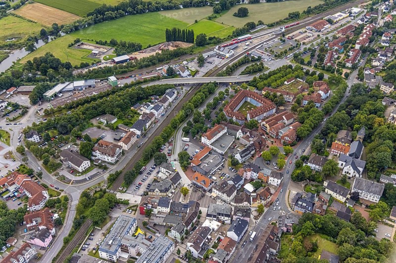 Aerial view, Bruayplatz reconstruction and redesigned market square in Fröndenberg, Fröndenberg/Ruhr railway station, Fröndenberg/Ruhr, Ruhr area, North Rhine-Westphalia, Germany, railway station, DE, Deutsche Bahn AG, Europe, railway tracks, central station, main station, aerial view, aerial photography, aerial photography, market, market square, overview, bird's-eye view, overview