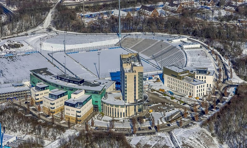 Aerial view, Hotel Courtyard by Marriott Gelsenkirchen, construction site at the hotel, Veltins-Arena area, Parkallee, Stadionring, Erle, Gelsenkirchen, Ruhr area, North Rhine-Westphalia, Germany, Berger Feld, DE, Europe, gastronomy, hotel, hotel facilities, hotel business, aerial view, aerial photography, aerial photography, snow, overview, bird's-eye view, winter, birds-eyes view, overview