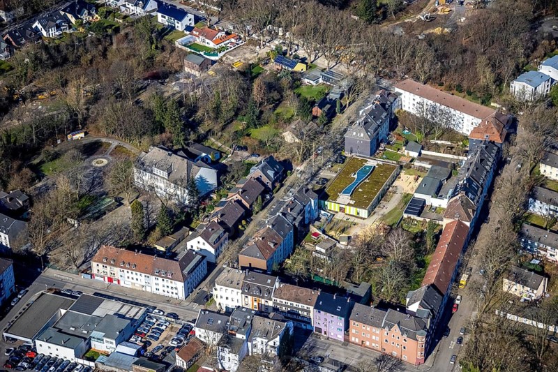 Aerial view, Städt. Kindergarten Irmgardstraße, Gelsenkirchen-Bulmke-Hüllen, Gelsenkirchen, Ruhr area, North Rhine-Westphalia, Germany, DE, Europe, kindergarten, day-care centre, day-care facility, day-care centre, aerial view, aerial photography, aerial photography, photovoltaic, photovoltaic system, solar, solar system, solar energy, solar energy, overview, bird's-eye view, birds-eyes view, overview
