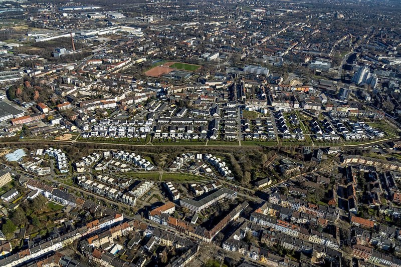 Aerial view, residential area Robert-Geritzmann-Höfe, Belia Seniorenresidenz Schalke, Rheinische Straße, Feldmark, Gelsenkirchen, Ruhr area, North Rhine-Westphalia, Germany, DE, Europe, property tax, real estate, aerial view, aerial photography, aerial photography, overview, bird's-eye view, residential complex, living and living, residential area, residential buildings, residential quality, residential neighbourhood, housing estate, birds-eyes view, overview
