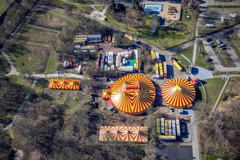 Aerial view, circus tents in Revierpark Nienhausen, Feldmarkstraße, Feldmark, Gelsenkirchen, Ruhr area, North Rhine-Westphalia, Germany, DE, Europe, leisure activities, leisure park, aerial view, aerial photography, aerial photography, park, overview, bird's eye view, circus, birds-eyes view, overview