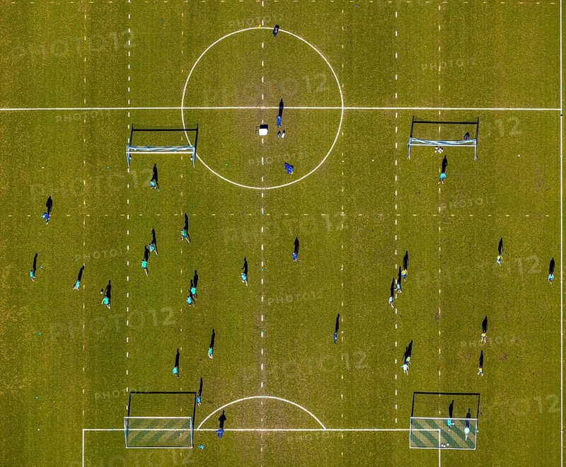 Aerial view, football players and training grounds at the Schalke Veltins-Arena, Berger Feld, Erle, Gelsenkirchen, Ruhr area, North Rhine-Westphalia, Germany, Arena, DE, Europe, football field, football pitch, football player, football stadium, football club, aerial view, aerial photography, aerial photography, sports, sports facilities, sports field, sports facility, stadium, training grounds, overview, bird's eye view, birds-eyes view, overview