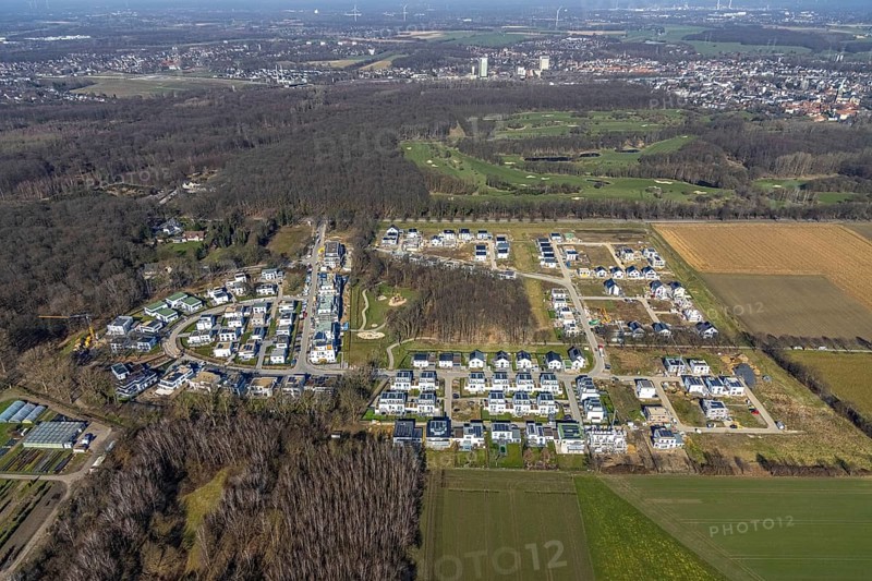 Aerial view, construction site, new development area Am Buerschen Waldbogen, Resse, Gelsenkirchen, Ruhr area, North Rhine-Westphalia, Germany, construction work, construction, construction area, building site, building plots, construction measure, construction project, construction site, DE, Europe, property tax, real estate, aerial view, aerial photography, aerial photography, new construction, overview, bird's eye view, residential complex, living and living, residential area, residential buildings, residential quality, residential neighbourhood, housing estate, Zur Marienkapelle, birds-eyes view, overview