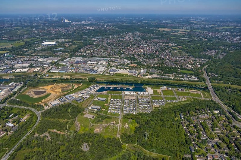 Aerial view, Graf Bismarck city quarter on the Rhine-Herne Canal, Marina Bismarck, Schalke-Nord, Gelsenkirchen, Ruhr area, North Rhine-Westphalia, Germany, DE, Europe, birds-eyes view, aerial photograph, aerial photography, aerial photography, overview, bird's eye view
