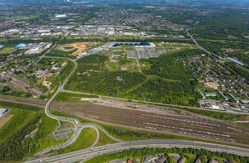 Aerial view, Graf Bismarck city quarter on the Rhine-Herne Canal, Marina Bismarck, Schalke-Nord, Gelsenkirchen, Ruhr area, North Rhine-Westphalia, Germany, DE, Europe, birds-eyes view, aerial photograph, aerial photography, aerial photography, overview, bird's eye view