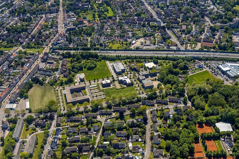 Aerial view, Büropark Schloss Berge, motorway A2, Erle, Gelsenkirchen, Ruhr area, North Rhine-Westphalia, Germany, DE, Europe, birds-eyes view, aerial photography, aerial photography, overview, overview, bird's eye view