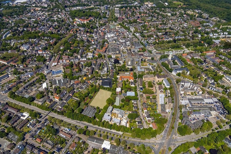 Aerial view, main centre Buer, retail centre, Buer, Gelsenkirchen, Ruhr area, North Rhine-Westphalia, Germany, DE, Europe, birds-eyes view, aerial photography, aerial photography, overview, overview, bird's eye view, retail centres of the city of Gelsenkirchen, shopping street, district