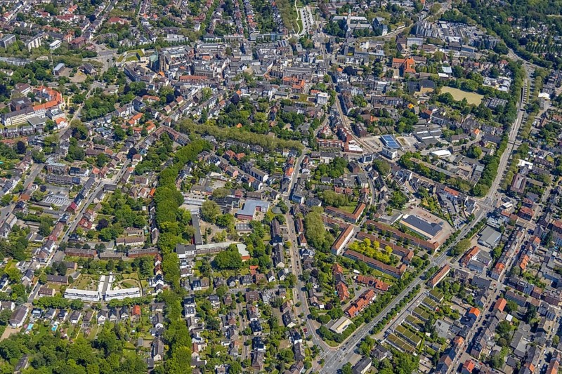Aerial view, main centre Buer, retail centre, Buer, Gelsenkirchen, Ruhr area, North Rhine-Westphalia, Germany, DE, Europe, birds-eyes view, aerial photography, aerial photography, overview, overview, bird's eye view, retail centres of the city of Gelsenkirchen, shopping street, district