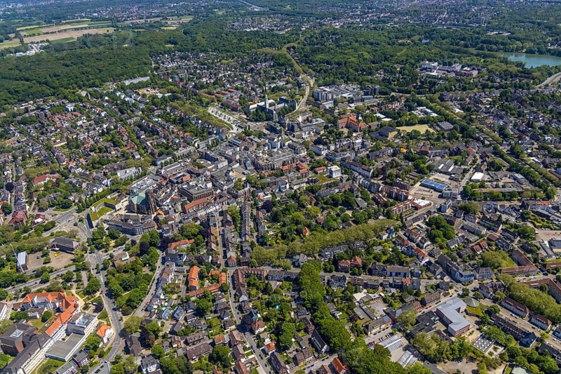 Aerial view, main centre Buer, retail centre, Buer, Gelsenkirchen, Ruhr area, North Rhine-Westphalia, Germany, DE, Europe, birds-eyes view, aerial photography, aerial photography, overview, overview, bird's eye view, retail centres of the city of Gelsenkirchen, shopping street, district