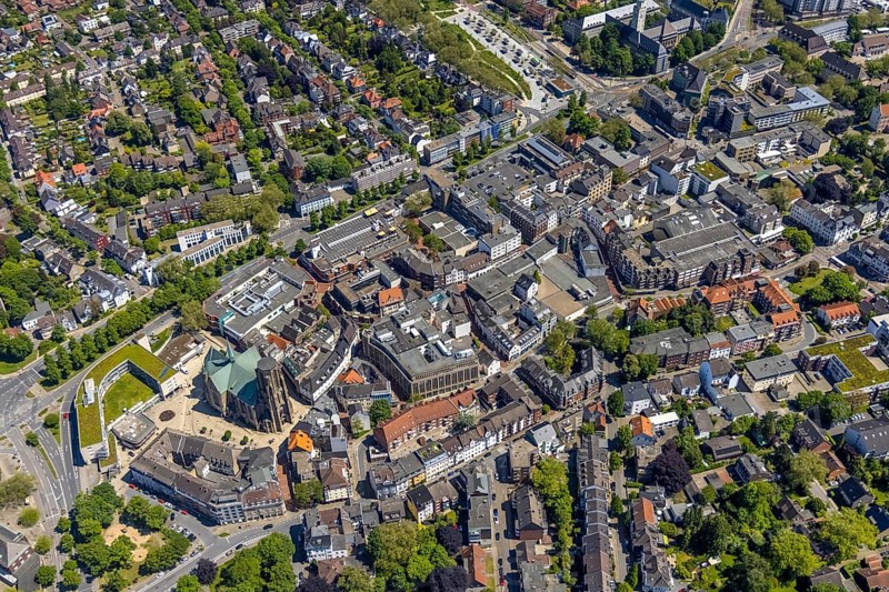 Aerial view, main centre Buer, retail centre, Buer, Gelsenkirchen, Ruhr area, North Rhine-Westphalia, Germany, DE, Europe, birds-eyes view, aerial photography, aerial photography, overview, overview, bird's eye view, retail centres of the city of Gelsenkirchen, shopping street, district