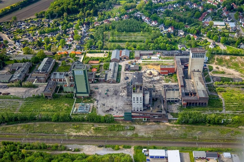 Aerial view, former DSK Lippe mine, Egonstraße, city limits to Gelsenkirchen, Westerholt, Hassel, Gelsenkirchen, Ruhr area, North Rhine-Westphalia, Germany, demolition, demolition work, mine, DE, DSK, Europe, Herten, aerial view, aerial photography, aerial photography, coal mine, overview, bird's-eye view, former Westerholt colliery, overview