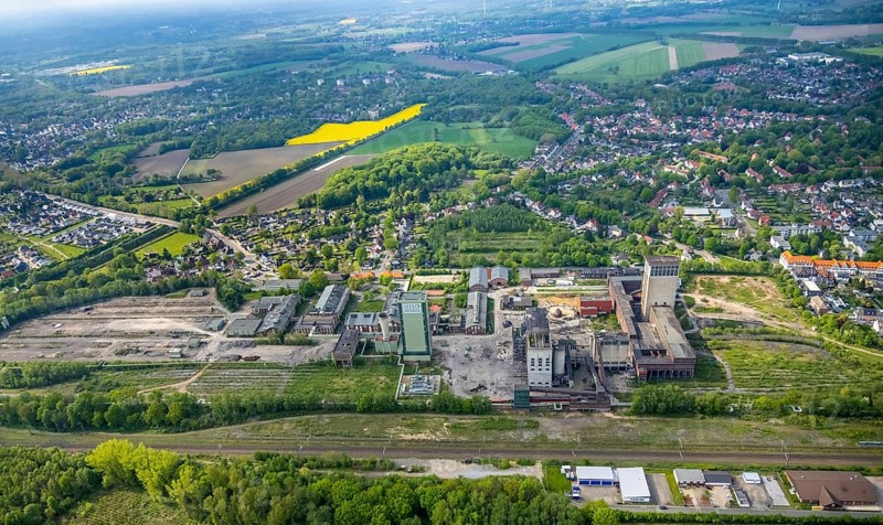Aerial view, former DSK Lippe mine, Egonstraße, city limits to Gelsenkirchen, Westerholt, Hassel, Gelsenkirchen, Ruhr area, North Rhine-Westphalia, Germany, demolition, demolition work, mine, DE, DSK, Europe, Herten, aerial view, aerial photography, aerial photography, coal mine, overview, bird's-eye view, former Westerholt colliery, overview