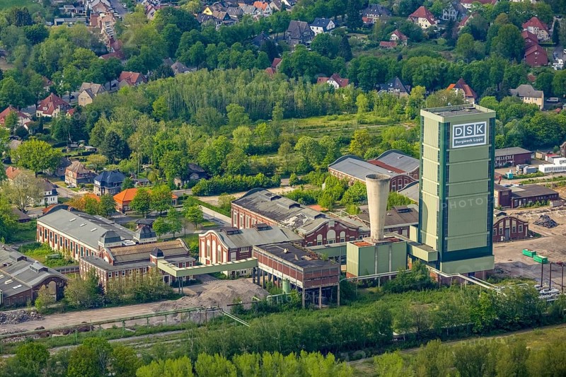 Aerial view, former DSK Lippe mine, Egonstraße, city limits to Gelsenkirchen, Westerholt, Hassel, Gelsenkirchen, Ruhr area, North Rhine-Westphalia, Germany, demolition, demolition work, mine, DE, DSK, Europe, Herten, aerial view, aerial photography, aerial photography, coal mine, overview, bird's-eye view, former Westerholt colliery, overview