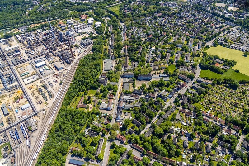 Aerial view, local supply centre Scholven, Im Brömm, retail centre, Scholven, Gelsenkirchen, Ruhr area, North Rhine-Westphalia, Germany, DE, Europe, birds-eyes view, aerial view, aerial photography, aerial photography, overview, bird's eye view