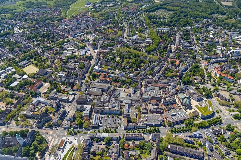 Aerial view, main centre Buer, retail centre, Buer, Gelsenkirchen, Ruhr area, North Rhine-Westphalia, Germany, DE, Europe, birds-eyes view, aerial photography, aerial photography, overview, overview, bird's eye view, retail centres of the city of Gelsenkirchen, shopping street, district
