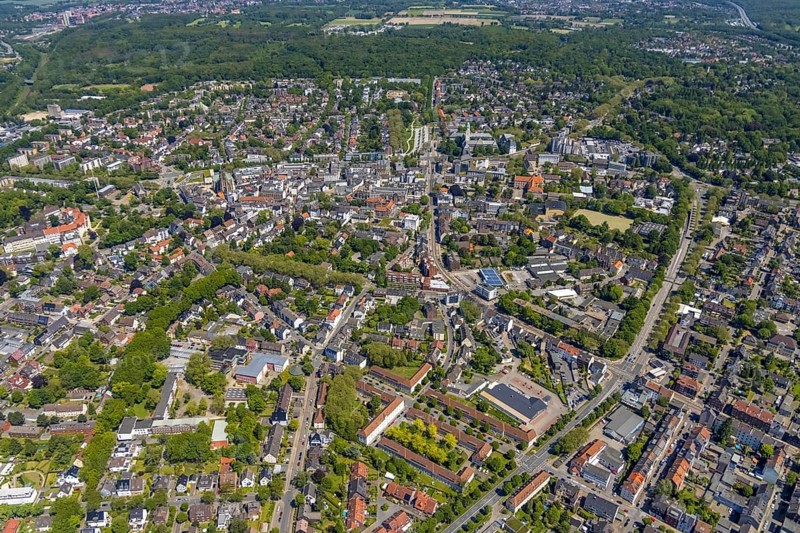 Aerial view, main centre Buer, retail centre, Buer, Gelsenkirchen, Ruhr area, North Rhine-Westphalia, Germany, DE, Europe, birds-eyes view, aerial photography, aerial photography, overview, overview, bird's eye view, retail centres of the city of Gelsenkirchen, shopping street, district