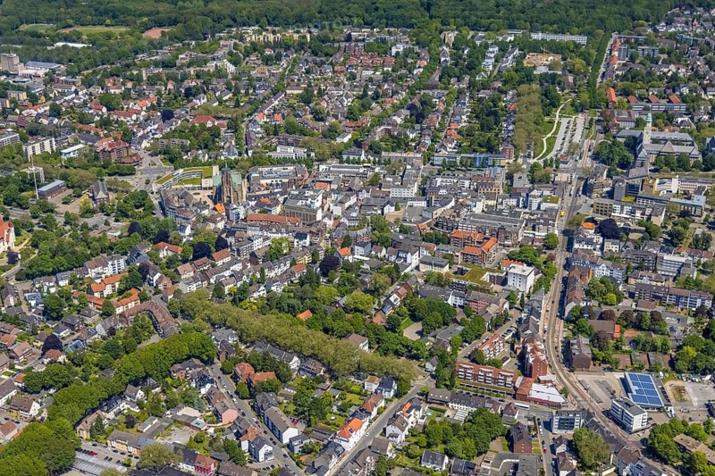 Aerial view, main centre Buer, retail centre, Buer, Gelsenkirchen, Ruhr area, North Rhine-Westphalia, Germany, DE, Europe, birds-eyes view, aerial photography, aerial photography, overview, overview, bird's eye view, retail centres of the city of Gelsenkirchen, shopping street, district
