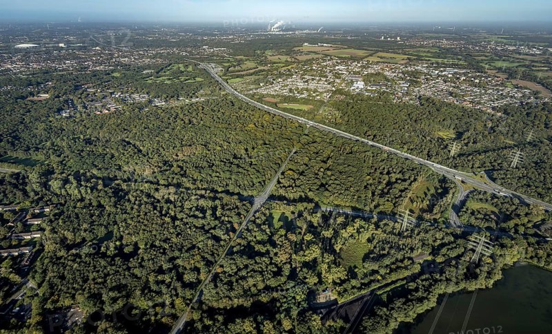 Aerial view, Resser Mark city forest with Münsterstrasse in the Resser Mark district of Gelsenkirchen, Ruhr area, North Rhine-Westphalia, Germany, DE, Emscherbruch, Europe, Gelsenkirchen, aerial view, aerial photography, aerial photography, nature reserve, Emscherbruch nature reserve, overview, bird's eye view, forest, birds-eyes view, overview