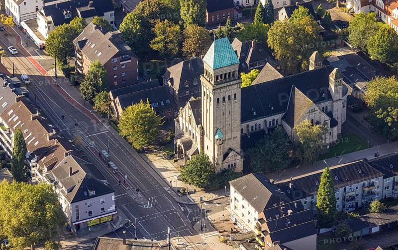Aerial view, Ludgerikirche in the Buer district of Gelsenkirchen, Ruhr area, North Rhine-Westphalia, Germany, place of worship, DE, Europe, Gelsenkirchen, religious community, place of worship, holy place, church, parish, denomination, aerial view, aerial photography, aerial photography, religion, religious site, overview, bird's-eye view, overview