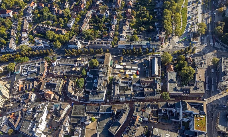 Aerial view, high street pedestrian zone City Buer-Mitte with Springemarkt and weekly market market in the district Buer in Gelsenkirchen, Ruhr area, North Rhine-Westphalia, Germany, City, DE, Europe, pedestrian zone, Gelsenkirchen, city centre, aerial view, aerial photography, aerial photography, market, market place, market stalls, city centre, overview, bird's eye view, weekly market, birds-eyes view, overview