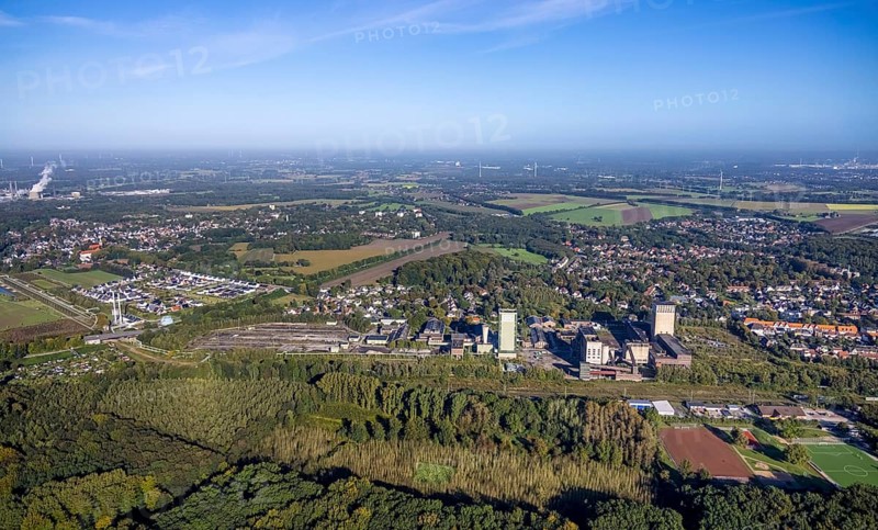 Aerial view, former DSK Lippe mine on Egonstraße on the city limits of Gelsenkirchen in the Westerholt district of Herten, Ruhr area, North Rhine-Westphalia, Germany, demolition, demolition work, mine, DE, Europe, distant view, Gelsenkirchen, Herten, aerial view, aerial photography, aerial photography, coal mine, overview, bird's-eye view, former Westerholt colliery, overview