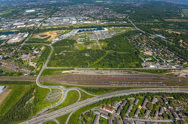Aerial view, Graf Bismarck city quarter on the Rhine-Herne Canal, Marina Bismarck, Schalke-Nord, Gelsenkirchen, Ruhr area, North Rhine-Westphalia, Germany, DE, Europe, birds-eyes view, aerial photograph, aerial photography, aerial photography, overview, bird's eye view