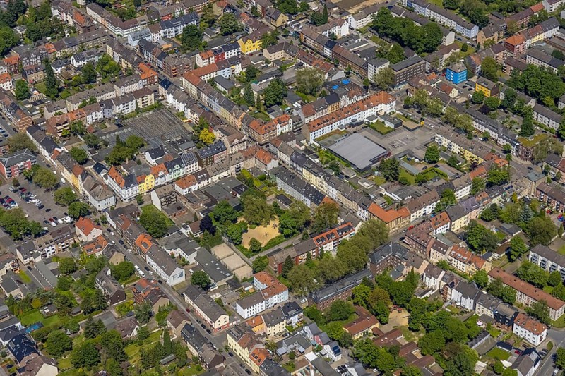 Aerial view, secondary centre Horst, Markenstraße, retail centre, Horst, Gelsenkirchen, Ruhr area, North Rhine-Westphalia, Germany, DE, Europe, birds-eyes view, aerial view, aerial photography, aerial photography, overview, bird's eye view, retail centres of the city of Gelsenkirchen, shopping street, district