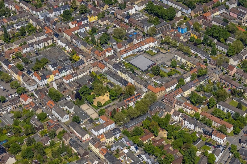 Aerial view, secondary centre Horst, Markenstraße, retail centre, Horst, Gelsenkirchen, Ruhr area, North Rhine-Westphalia, Germany, DE, Europe, birds-eyes view, aerial view, aerial photography, aerial photography, overview, bird's eye view, retail centres of the city of Gelsenkirchen, shopping street, district