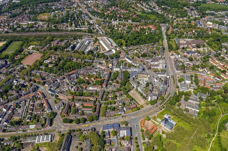 Aerial view, secondary centre Horst, Essener Straße, retail centre, Beckhausen, Gelsenkirchen, Ruhr area, North Rhine-Westphalia, Germany, DE, Europe, birds-eyes view, aerial photography, aerial photography, overview, overview, bird's eye view, retail centres of the city of Gelsenkirchen, shopping street, district