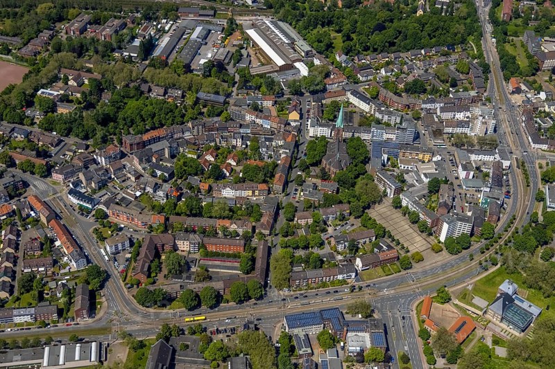 Aerial view, secondary centre Horst, Essener Straße, retail centre, Beckhausen, Gelsenkirchen, Ruhr area, North Rhine-Westphalia, Germany, DE, Europe, birds-eyes view, aerial photography, aerial photography, overview, overview, bird's eye view, retail centres of the city of Gelsenkirchen, shopping street, district