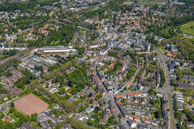 Aerial view, secondary centre Horst, Essener Straße, retail centre, Beckhausen, Gelsenkirchen, Ruhr area, North Rhine-Westphalia, Germany, DE, Europe, birds-eyes view, aerial photography, aerial photography, overview, overview, bird's eye view, retail centres of the city of Gelsenkirchen, shopping street, district