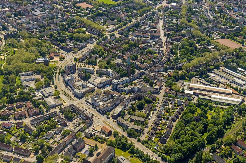 Aerial view, secondary centre Horst, Essener Straße, retail centre, Beckhausen, Gelsenkirchen, Ruhr area, North Rhine-Westphalia, Germany, DE, Europe, birds-eyes view, aerial photography, aerial photography, overview, overview, bird's eye view, retail centres of the city of Gelsenkirchen, shopping street, district