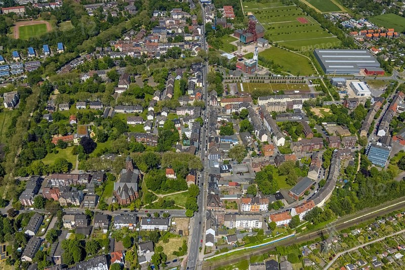 Aerial view, Bismarck shopping centre, Bismarckstraße Nord/Consol, retail centre, Gelsenkirchen-Bulmke-Hüllen, Gelsenkirchen, Ruhr area, North Rhine-Westphalia, Germany, DE, Europe, birds-eyes view, aerial view, aerial photography, aerial photography, overview, overview, bird's eye view, retail centres of the city of Gelsenkirchen, shopping street, district