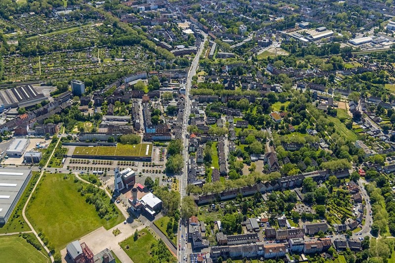 Aerial view, Bismarck shopping centre, Bismarckstraße Nord/Consol, retail centre, Gelsenkirchen-Bulmke-Hüllen, Gelsenkirchen, Ruhr area, North Rhine-Westphalia, Germany, DE, Europe, birds-eyes view, aerial view, aerial photography, aerial photography, overview, overview, bird's eye view, retail centres of the city of Gelsenkirchen, shopping street, district