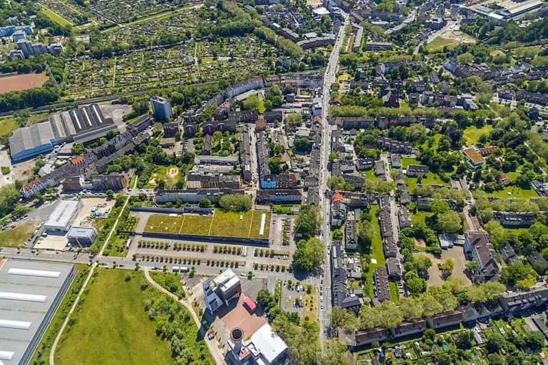 Aerial view, Bismarck shopping centre, Bismarckstraße Nord/Consol, retail centre, Gelsenkirchen-Bulmke-Hüllen, Gelsenkirchen, Ruhr area, North Rhine-Westphalia, Germany, DE, Europe, birds-eyes view, aerial view, aerial photography, aerial photography, overview, overview, bird's eye view, retail centres of the city of Gelsenkirchen, shopping street, district