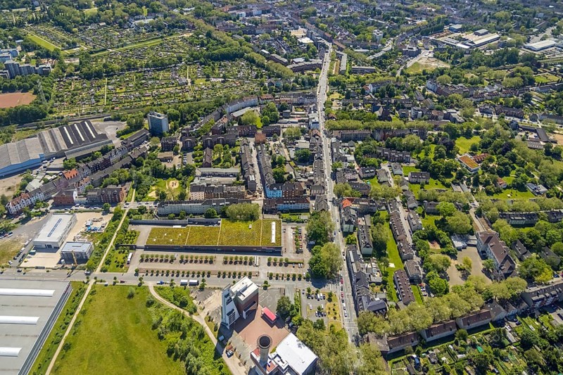 Aerial view, Bismarck shopping centre, Bismarckstraße Nord/Consol, retail centre, Gelsenkirchen-Bulmke-Hüllen, Gelsenkirchen, Ruhr area, North Rhine-Westphalia, Germany, DE, Europe, birds-eyes view, aerial view, aerial photography, aerial photography, overview, overview, bird's eye view, retail centres of the city of Gelsenkirchen, shopping street, district