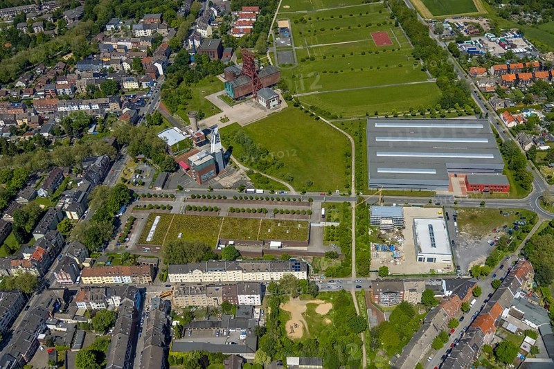 Aerial view, Bismarck shopping centre, Bismarckstraße Nord/Consol, retail centre, Gelsenkirchen-Bulmke-Hüllen, Gelsenkirchen, Ruhr area, North Rhine-Westphalia, Germany, DE, Europe, birds-eyes view, aerial view, aerial photography, aerial photography, overview, overview, bird's eye view, retail centres of the city of Gelsenkirchen, shopping street, district