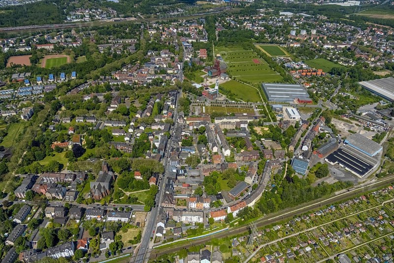 Aerial view, Bismarck shopping centre, Bismarckstraße Nord/Consol, retail centre, Gelsenkirchen-Bulmke-Hüllen, Gelsenkirchen, Ruhr area, North Rhine-Westphalia, Germany, DE, Europe, birds-eyes view, aerial view, aerial photography, aerial photography, overview, overview, bird's eye view, retail centres of the city of Gelsenkirchen, shopping street, district