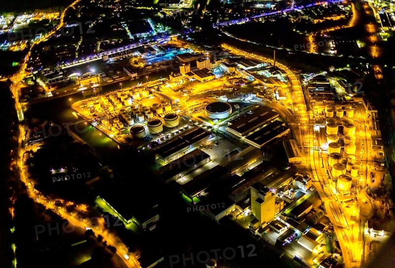 Aerial view, city harbour tank farm, Schalke-Nord, Gelsenkirchen, Ruhr area, North Rhine-Westphalia, Germany, DE, twilight photography, Europe, commercial enterprises, commercial area, commercial park, commercial location, commercial use, industrial area, industrial building, industrial location, light pollution, aerial photograph, aerial photography, aerial photography, night, night photography, night flight, overview, bird's eye view, illuminated streets, birds-eyes view, nightflight, overview