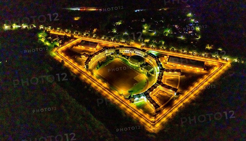 Aerial view, Gelsenkirchen Prison, JVA Feldmark, Gelsenkirchen, Ruhr area, North Rhine-Westphalia, Germany, Aldenhofstraße, detention, DE, triangular shape, twilight photography, Europe, imprisonment, prison, detention centre, prison sentence, correctional facility, light pollution, aerial photography, aerial photography, night, night photography, night flight, overview, custody, bird's eye view, illuminated streets, birds-eyes view, nightflight, overview