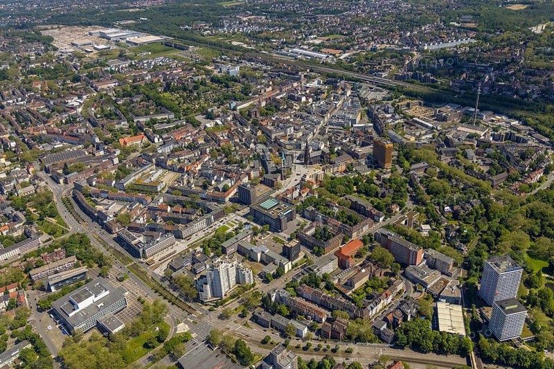 Aerial view, main centre Gelsenkirchen-Mitte, City Gelsenkirchen, Bahnhofstraße, market place, retail centre, Schalke, Gelsenkirchen, Ruhr area, North Rhine-Westphalia, Germany, DE, Europe, birds-eyes view, aerial view, aerial photography, aerial photography, overview, overview, bird's eye view, retail centres of the city of Gelsenkirchen, shopping street, district