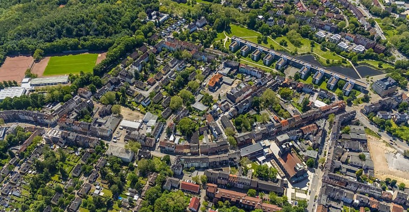 Aerial view, supplementary location retail centre, Bochumer Straße, Wissenschaftspark Gelsenkirchen GmbH, Ückendorf, Gelsenkirchen, Ruhr area, North Rhine-Westphalia, Germany, DE, Europe, birds-eyes view, aerial view, aerial photography, aerial photography, overview, overview, bird's eye view, retail centre, retail centres of the city of Gelsenkirchen, shopping street, district