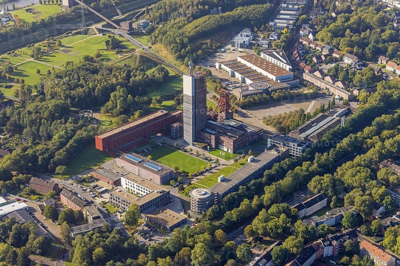 Aerial view, Hercules of Gelsenkirchen sculpture in the Nordstern industrial park on the winding tower of the former Nordstern colliery in the Horst district of Gelsenkirchen, Ruhr area, North Rhine-Westphalia, Germany, DE, Europe, figures, Gelsenkirchen, aerial view, aerial photography, aerial photography, monumental statue, sculpture, symbol, overview, bird's-eye view, overview