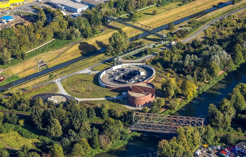 Aerial view, New pumping station building of the Emschergenossenschaft near the Sutumer Brücken on the lock island between the Rhine-Herne Canal and the river Emscher in the district of Schalke-Nord in Gelsenkirchen, Ruhr area, North Rhine-Westphalia, Germany, sewage pumping station, DE, Emschergenossenschaft, Emscher island, Europe, Gelsenkirchen, aerial view, aerial photography, aerial photography, overview, bird's-eye view, overview