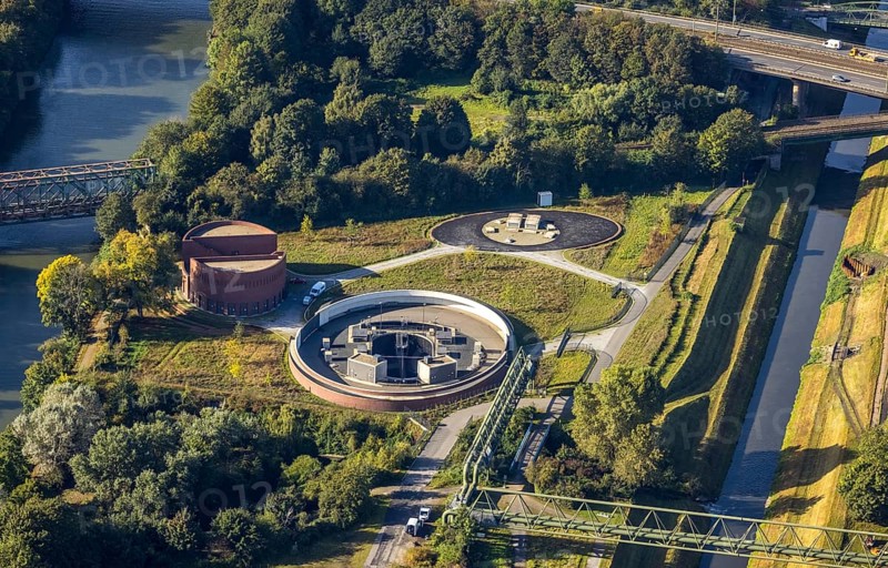 Aerial view, New pumping station building of the Emschergenossenschaft near the Sutumer Brücken on the lock island between the Rhine-Herne Canal and the river Emscher in the district of Schalke-Nord in Gelsenkirchen, Ruhr area, North Rhine-Westphalia, Germany, sewage pumping station, DE, Emschergenossenschaft, Emscher island, Europe, Gelsenkirchen, aerial view, aerial photography, aerial photography, overview, bird's-eye view, overview