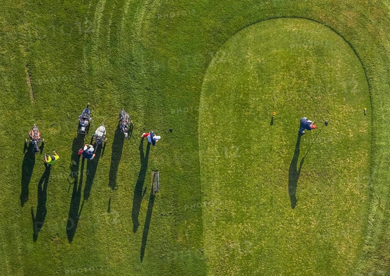 Aerial view, golf course golf club Schloss Horst and golf player on the green in the district Horst in Gelsenkirchen, Ruhr area, North Rhine-Westphalia, Germany, DE, Europe, Gelsenkirchen, golf, golf course, golf player, golf meadow, aerial view, aerial photography, aerial photography, sports, overview, bird's-eye view, overview