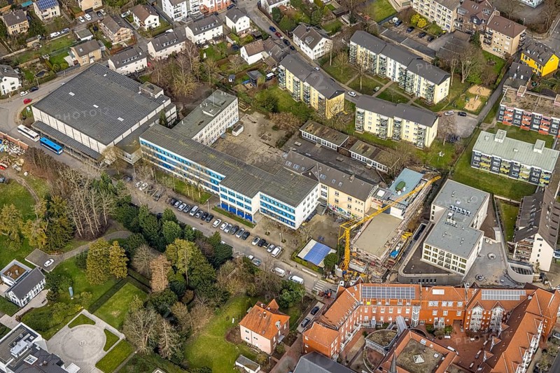 Aerial view, Theodor-Heuss-Gymnasium with construction site, Kettwig, Essen, Ruhr area, North Rhine-Westphalia, Germany, construction work, construction area, construction site, construction crane, construction measure, construction project, education, educational institution, DE, Europe, grammar school, teaching institute, aerial view, aerial photography, aerial photography, school, overview, bird's-eye view, overview