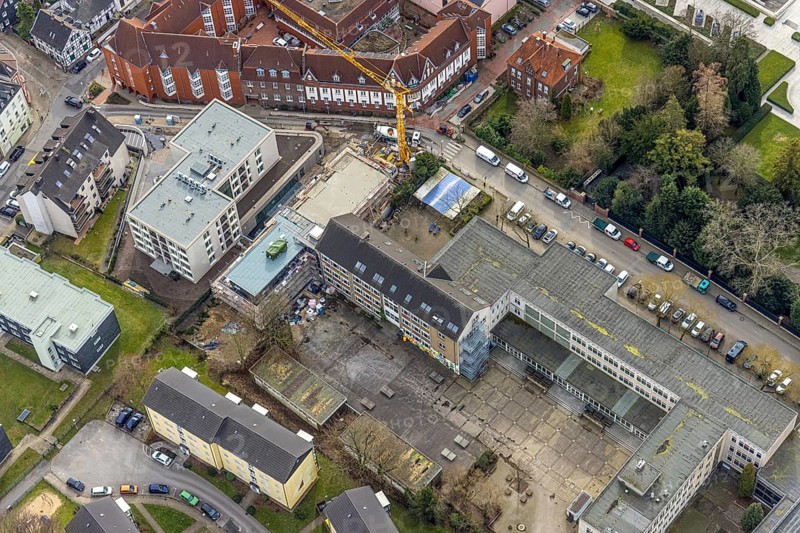 Aerial view, Theodor-Heuss-Gymnasium with construction site, Kettwig, Essen, Ruhr area, North Rhine-Westphalia, Germany, construction work, construction area, construction site, construction crane, construction measure, construction project, education, educational institution, DE, Europe, grammar school, teaching institute, aerial view, aerial photography, aerial photography, school, overview, bird's-eye view, overview